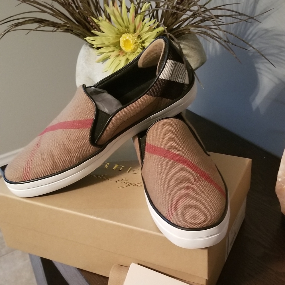 Authentic Burberry Gauden Sneakers